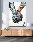 Plakat - Street art holding hands - admen.dk